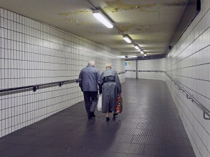 Couple-in-passage-web-banner